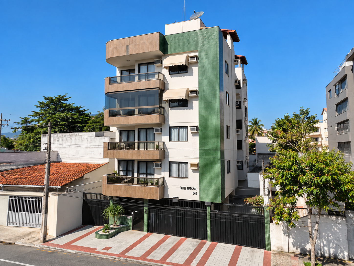 Fachada do edifício do apartamento em Jardim da Penha